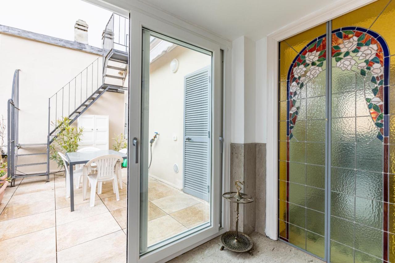The Roof Apartment - Citycenter - By Host4U Pavia Esterno foto